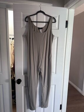 Sleeveless Scoop-Neck Jumpsuit in Taupe